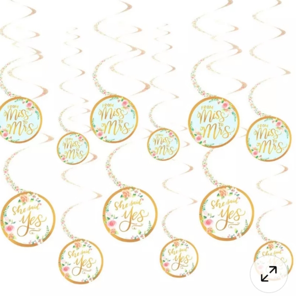 NWT Mint to Be Table Decorating Kit & 5 Packages of Swirl Decorations - Picture 3 of 3